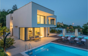 Stunning Home In Icici With Heated Swimming Pool